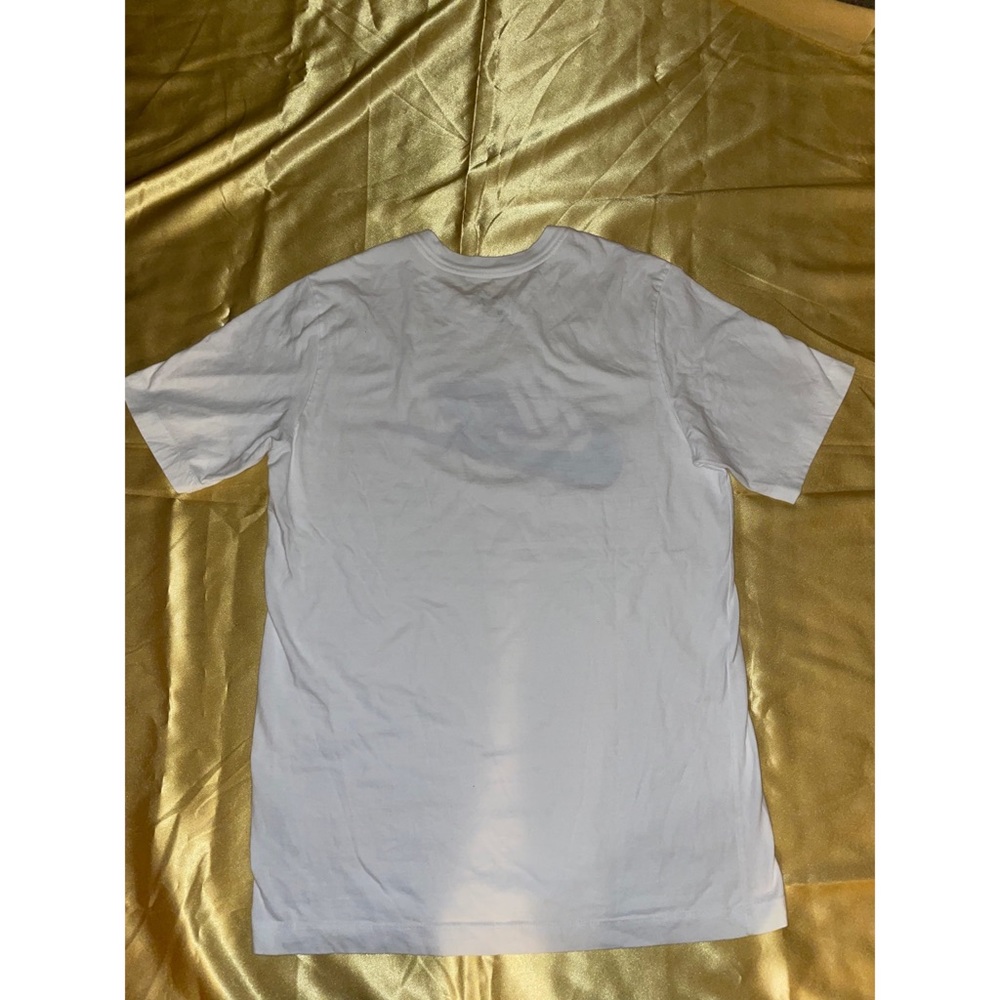 Nike T Shirt - Picture 2 of 2